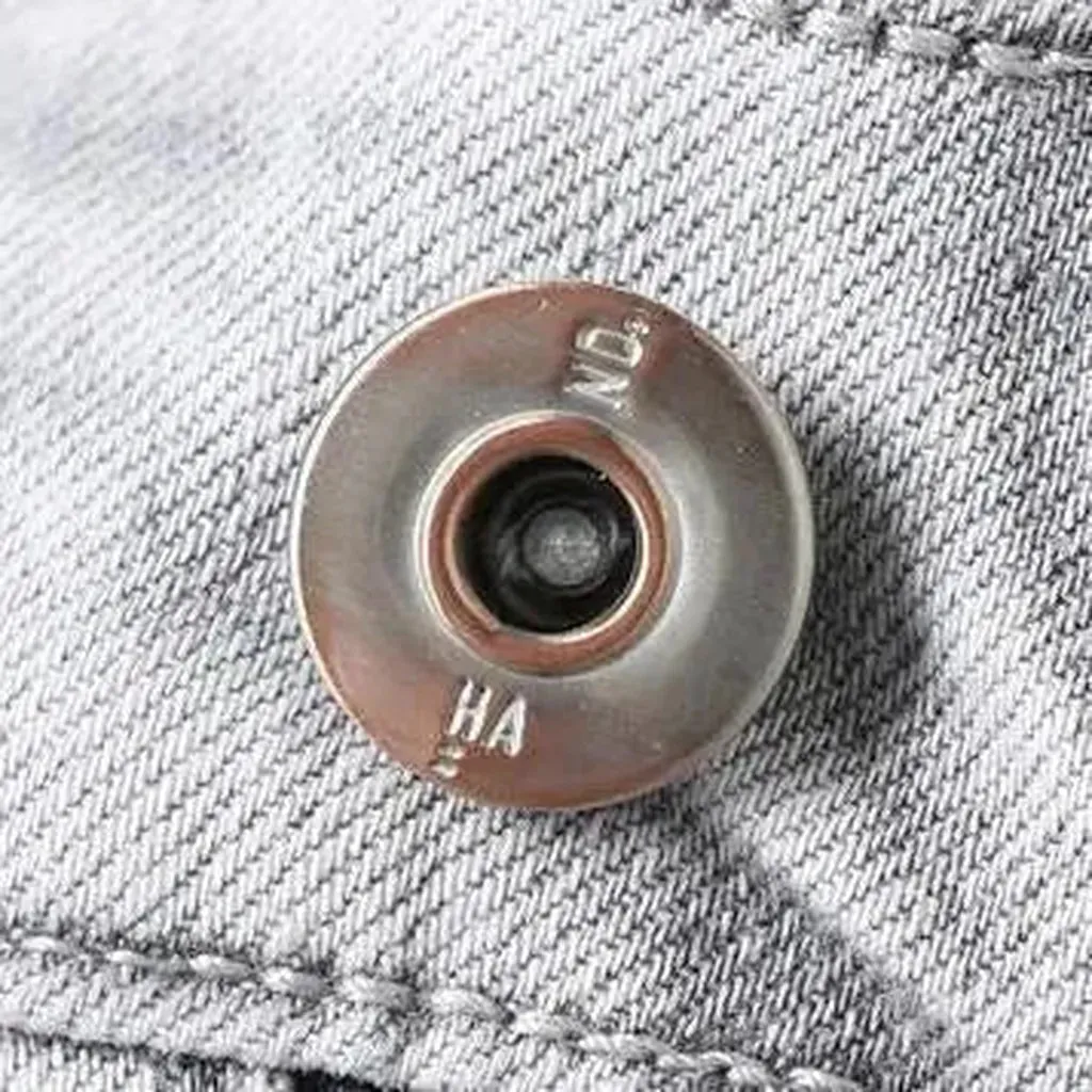 Loose men's light-grey jeans